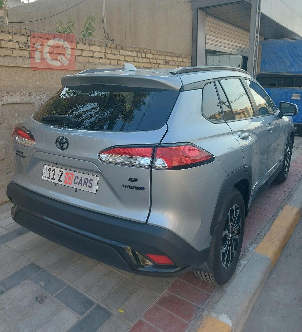 تۆیۆتا کۆرۆلا کرۆس